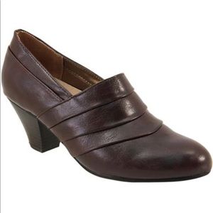 LifeStride Soft System Flex Gamut Slip On Pump